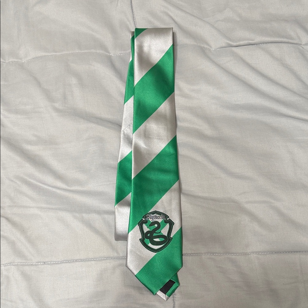 Harry Potter, Slytherin Tie